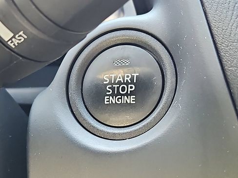 Used 2014 MAZDA MAZDA3 i Sport FWD image 21