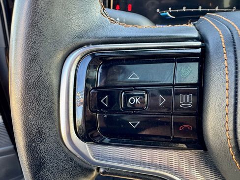 Used 2022 Jeep Grand Wagoneer Series III w/ Flexible Seating Group image 21