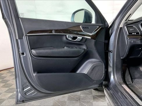 Used 2016 Volvo XC90 T6 Momentum w/ Momentum Plus Package AWD/4WD image 22