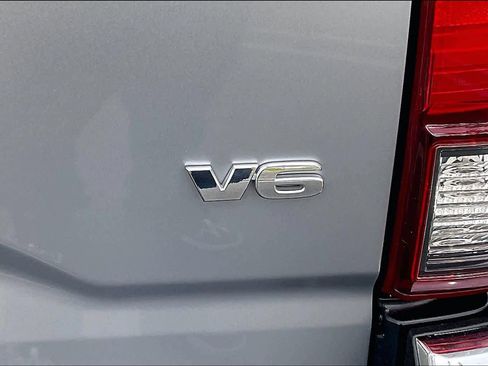 Certified 2020 Toyota Tacoma SR5 image 10