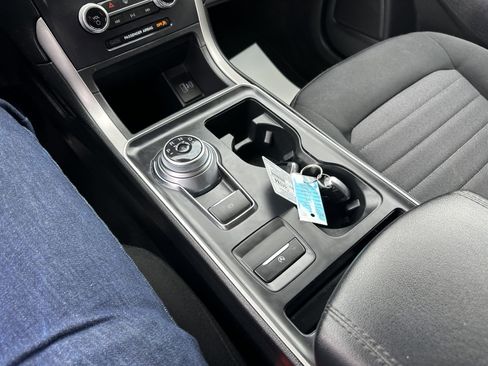 Certified 2022 Ford Edge SE w/ Black Appearance Package image 14