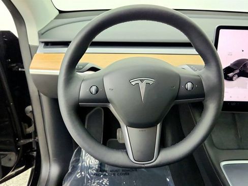 Used 2023 Tesla Model Y Long Range AWD/4WD image 12