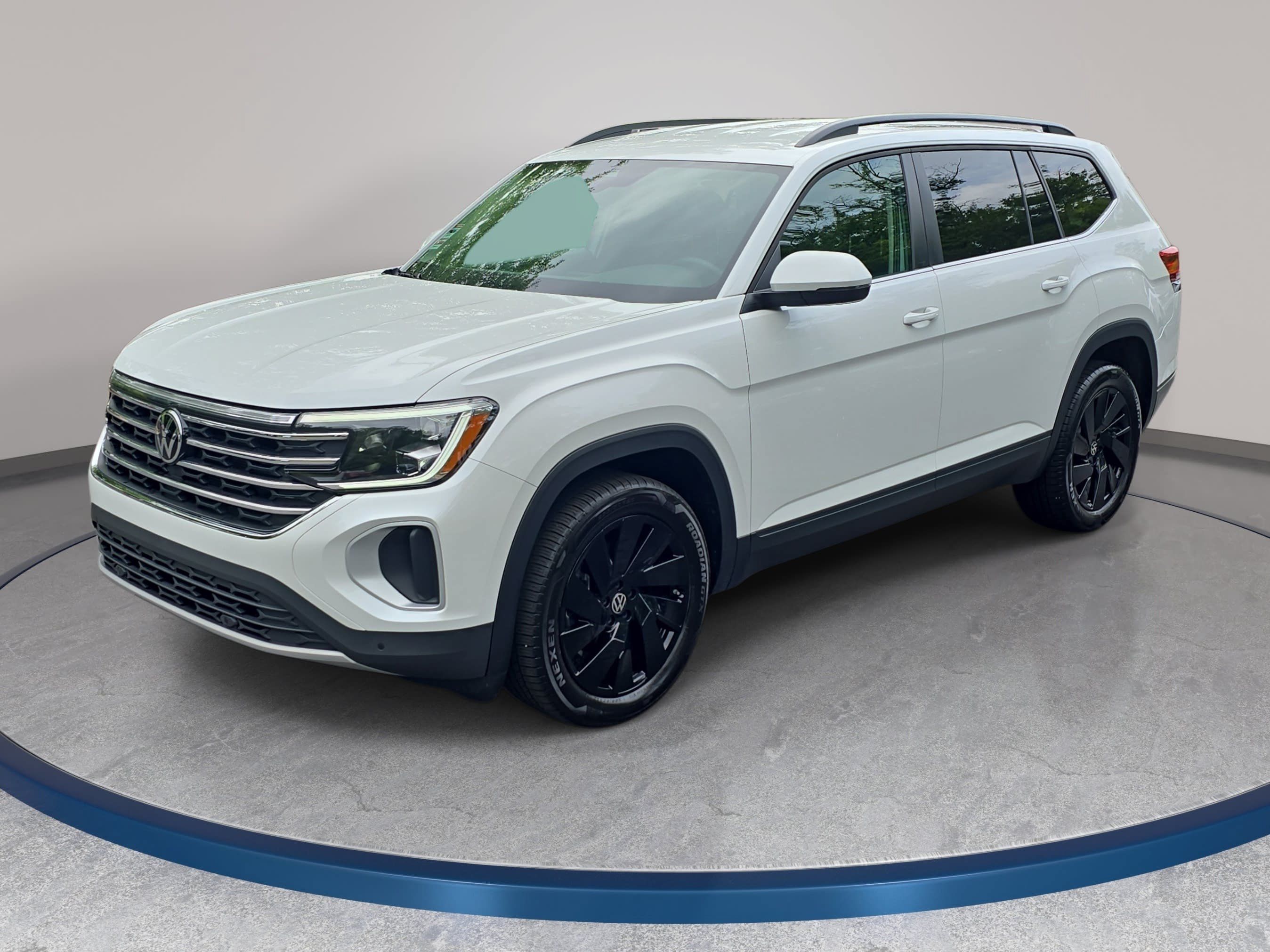 Used 2026 Volkswagen Atlas SE w/ Black Wheel Package FWD image 1