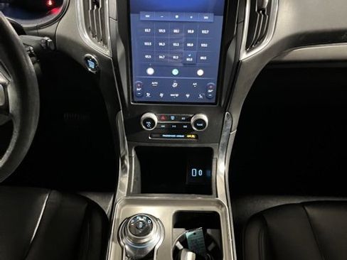 Used 2022 Ford Edge Titanium image 28