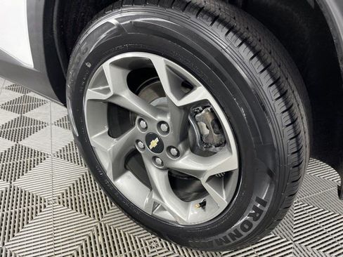 Used 2024 Chevrolet Trax LT w/ Driver Confidence Package FWD image 11
