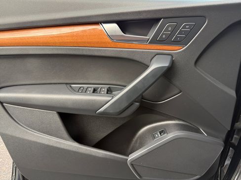 Used 2021 Audi Q5 Premium w/ Convenience Package image 13