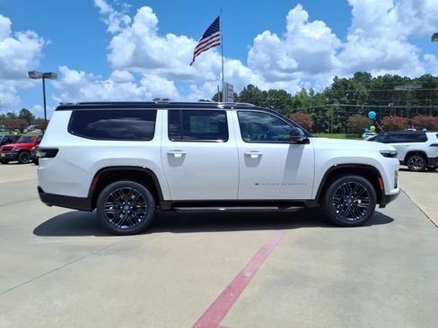 New 2026 Jeep Grand Wagoneer L 4WD image 2