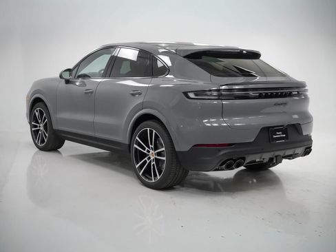Used 2025 Porsche Cayenne Coupe AWD/4WD image 3