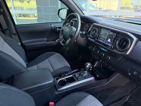 Used 2022 Toyota Tacoma TRD Sport w/ Technology Package AWD/4WD image 46