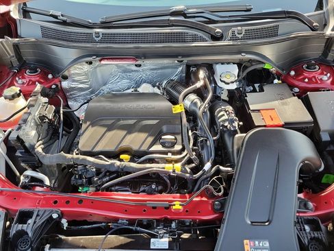 Used 2025 Chevrolet Trax LT FWD image 10