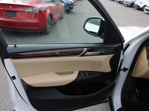 Used 2016 BMW X3 xDrive28i image 11