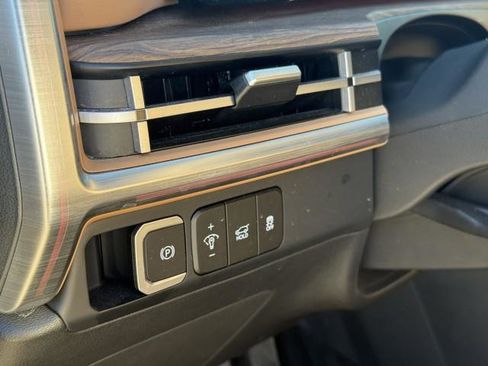 Used 2025 Hyundai Santa Fe Limited image 18