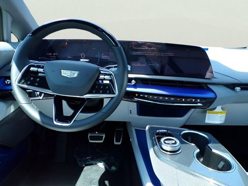 New 2025 Cadillac Optiq Sport 2 image 9
