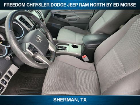 Used 2015 Toyota Tacoma PreRunner w/ SR5 Package RWD image 8