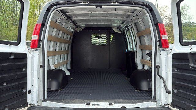 Used 2024 Chevrolet Express 2500 w/ Driver Convenience Package RWD image 24