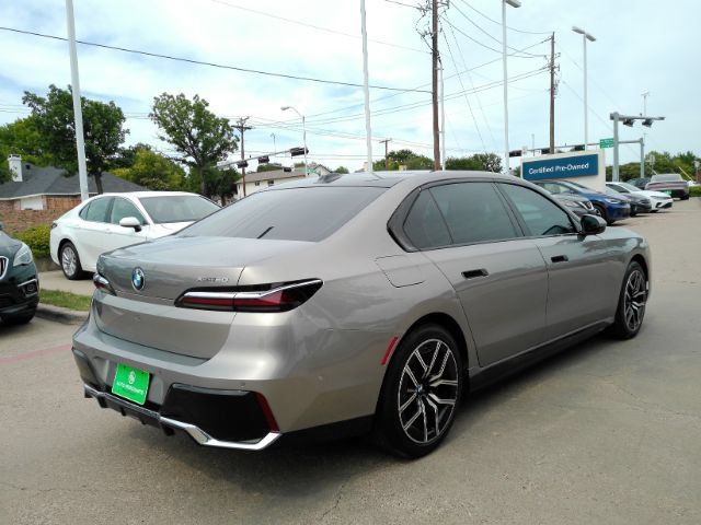 Used 2024 BMW i7 xDrive60 w/ Premium Package AWD/4WD image 8