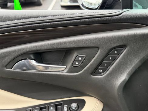 Used 2019 Buick Envision Essence AWD/4WD image 29