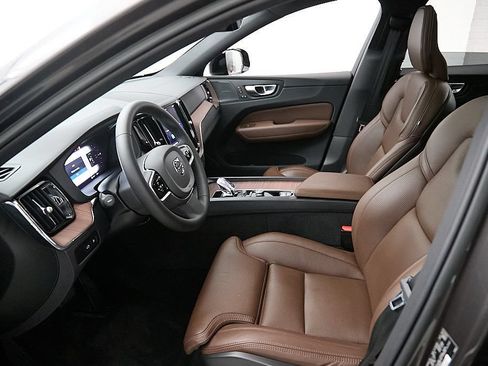Certified 2023 Volvo XC60 T8 Ultimate w/ Climate Package AWD/4WD image 19