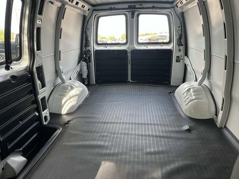 New 2026 Chevrolet Express 2500 image 28