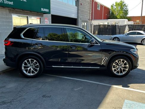 Used 2022 BMW X5 xDrive40i w/ Premium Package AWD/4WD image 8