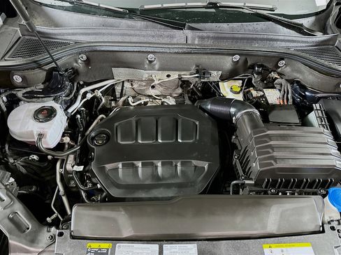 Used 2025 Volkswagen Atlas SE image 34