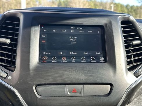 Used 2020 Jeep Cherokee Latitude image 23