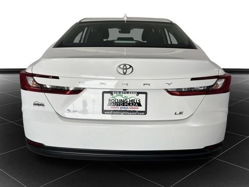 Used 2025 Toyota Camry LE w/ Convenience Package FWD image 4