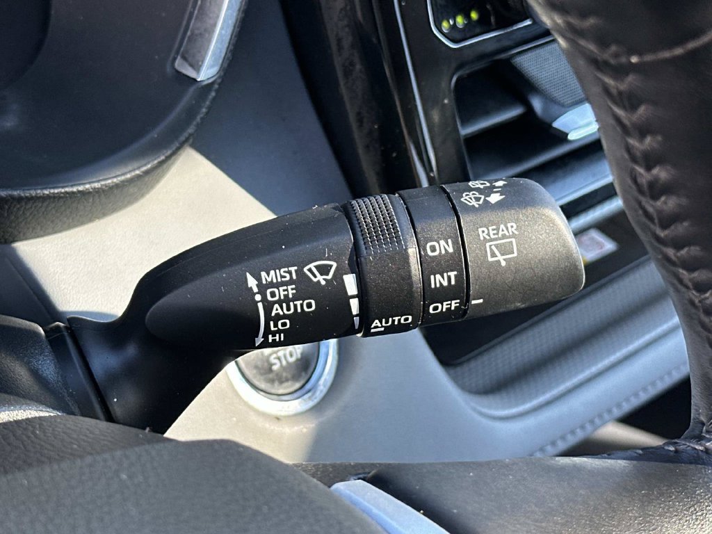 Used 2023 Toyota Highlander Platinum FWD image 37