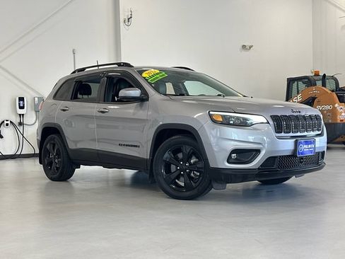 Used 2021 Jeep Cherokee Latitude Plus FWD image 1