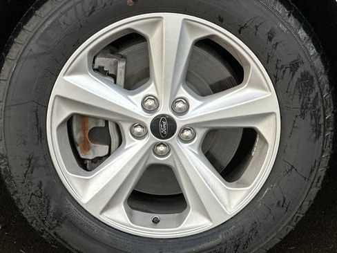 Used 2023 Ford Edge SE image 26