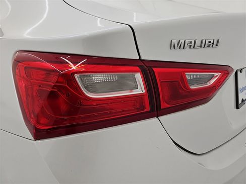 Used 2018 Chevrolet Malibu LT w/ Leather Package image 39
