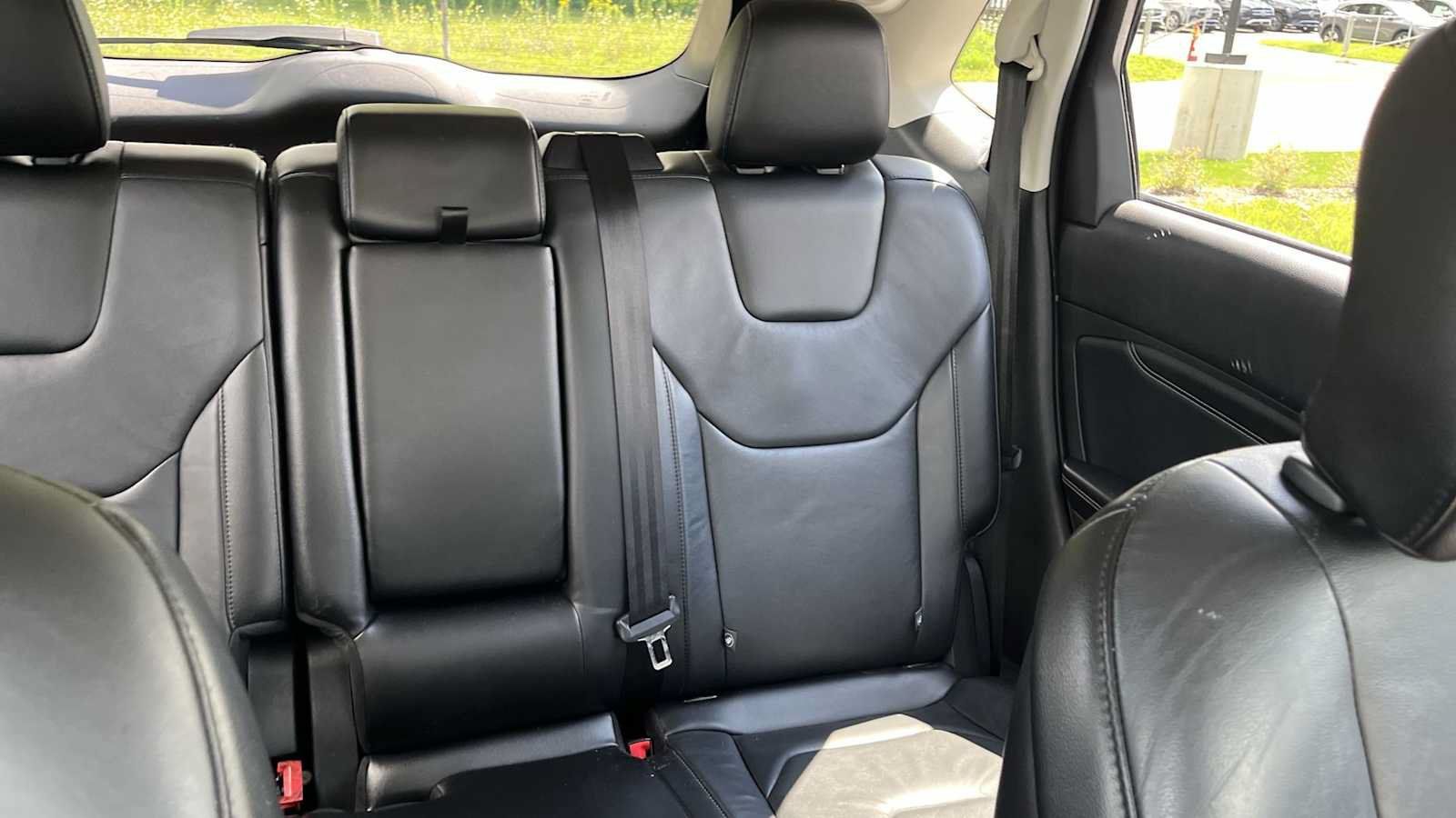 Used 2015 Ford Edge Titanium AWD/4WD image 31
