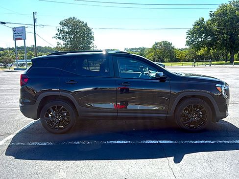 Used 2024 GMC Terrain SLE w/ Driver Convenience Package FWD image 6