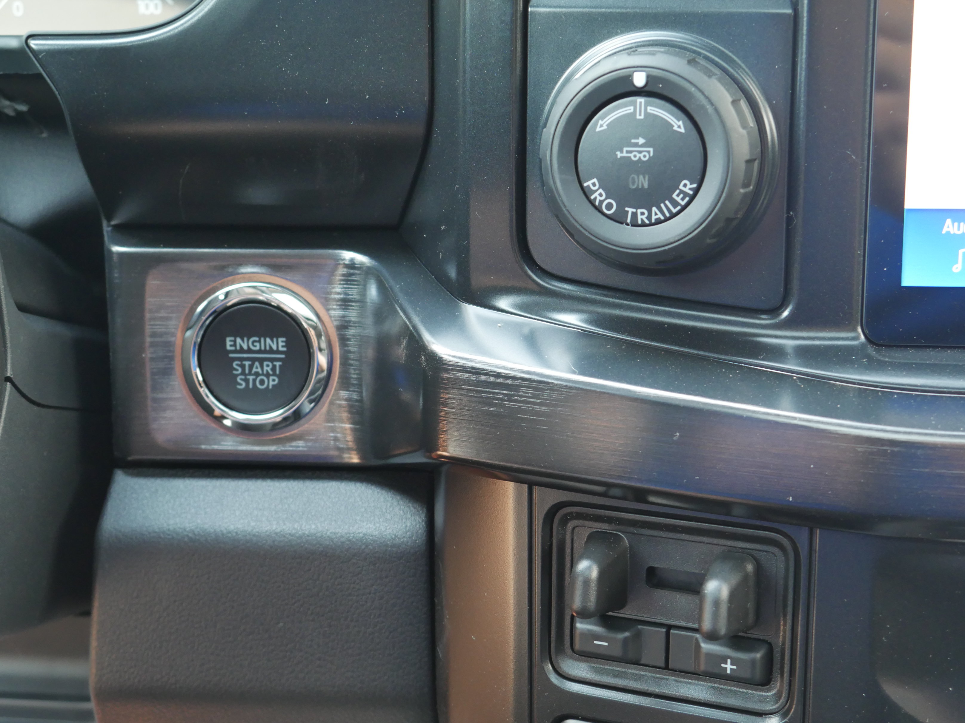 New 2026 Ford F350 Lariat w/ Lariat Premium Package AWD/4WD image 9