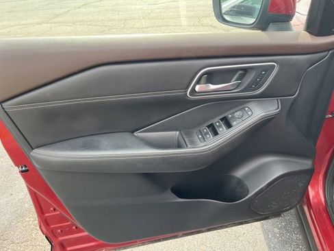 Used 2022 Nissan Rogue Platinum AWD/4WD image 7