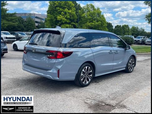 Used 2025 Honda Odyssey Elite image 7