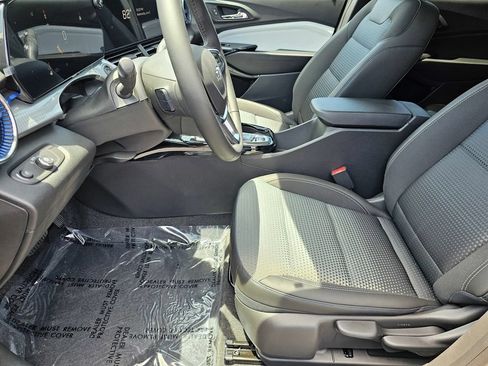 New 2026 Chevrolet Trax LT w/ Driver Confidence Package FWD image 19