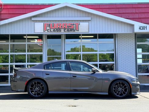 Used 2020 Dodge Charger Scat Pack RWD image 2