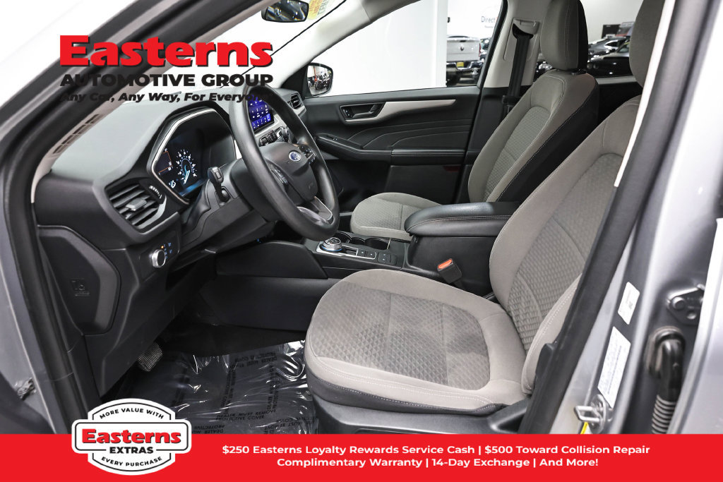 Used 2022 Ford Escape SE FWD image 15