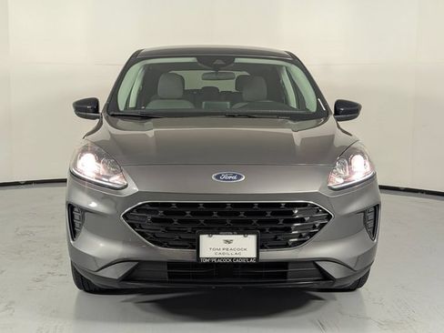 Used 2022 Ford Escape SE w/ SE Sport Appearance Package FWD image 2