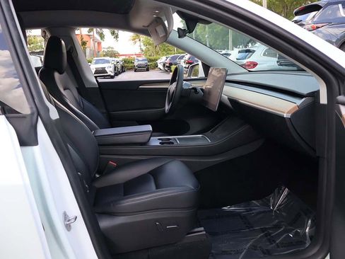 Used 2023 Tesla Model Y Long Range AWD/4WD image 33