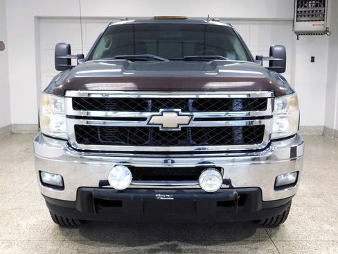 Used 2011 Chevrolet Silverado 2500 LT w/ Interior Plus Package AWD/4WD image 2