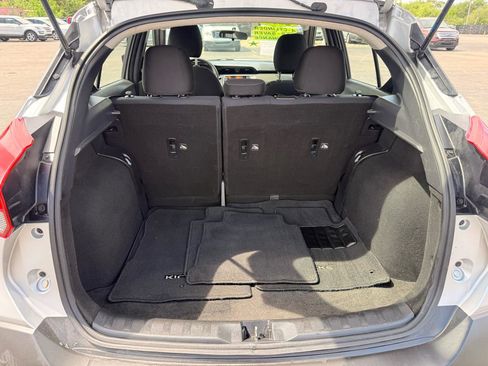 Used 2019 Nissan Kicks SV image 9