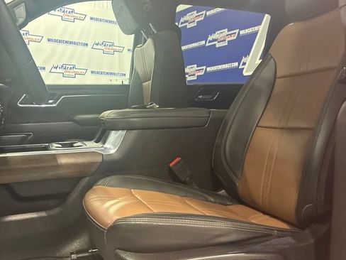 Used 2024 Chevrolet Silverado 2500 High Country w/ High Country Premium Package AWD/4WD image 17