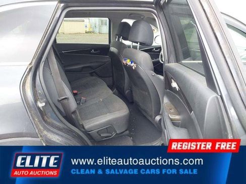 Used 2017 Kia Sorento LX image 15