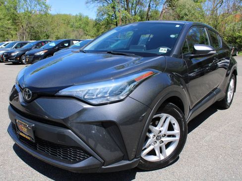 Used 2021 Toyota C-HR LE FWD image 1