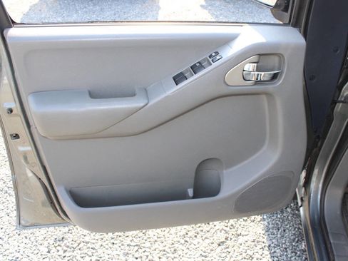 Used 2005 Nissan Frontier SE w/ (P01) Power Pkg AWD/4WD image 20