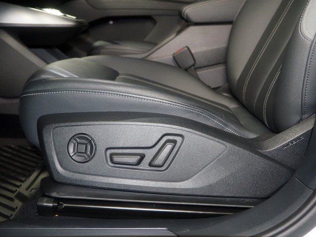 Used 2023 Audi Q4 e-tron Premium Plus w/ Premium Plus RWD image 55