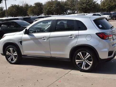 Used 2020 Mitsubishi Outlander Sport SE image 11