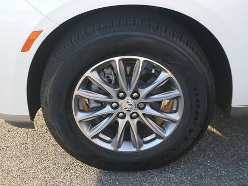 Used 2023 Buick Enclave Essence image 39